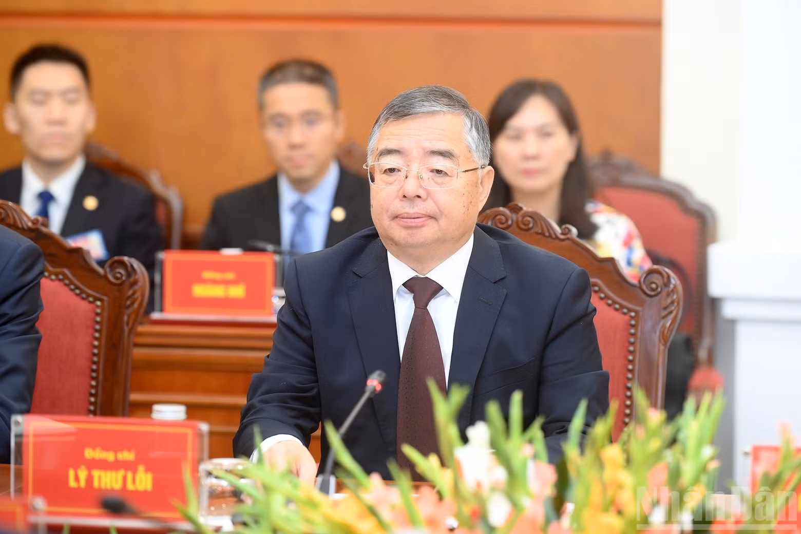 中共中央宣传部部长李书磊发表讲话。
