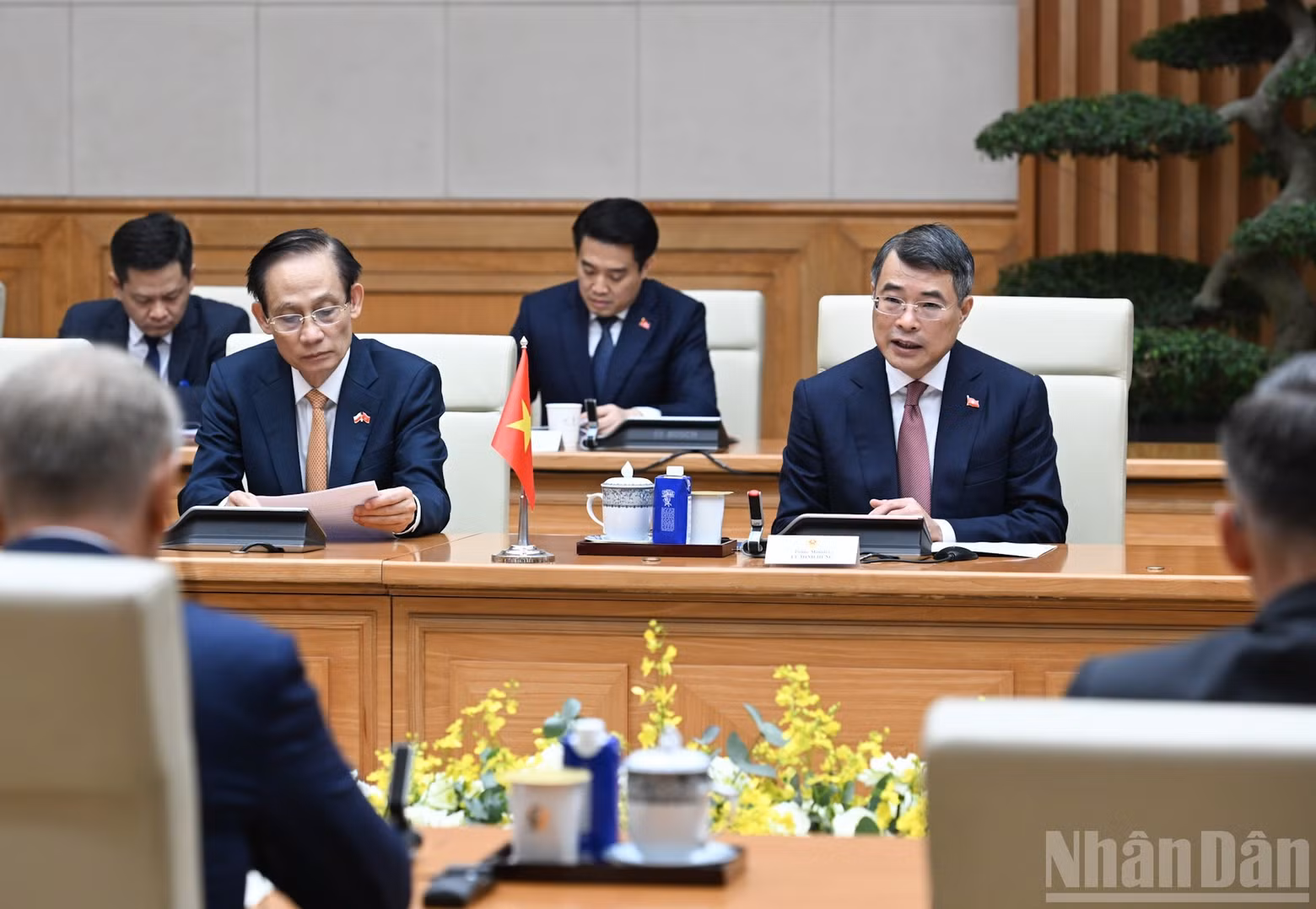 越南政府总理黎明兴发表讲话。