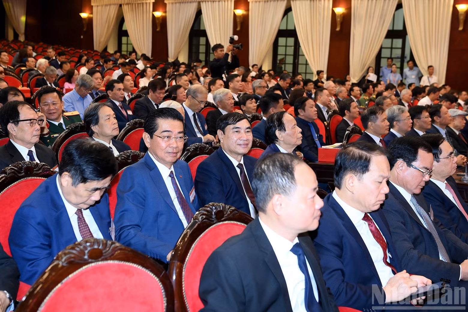 与会代表。