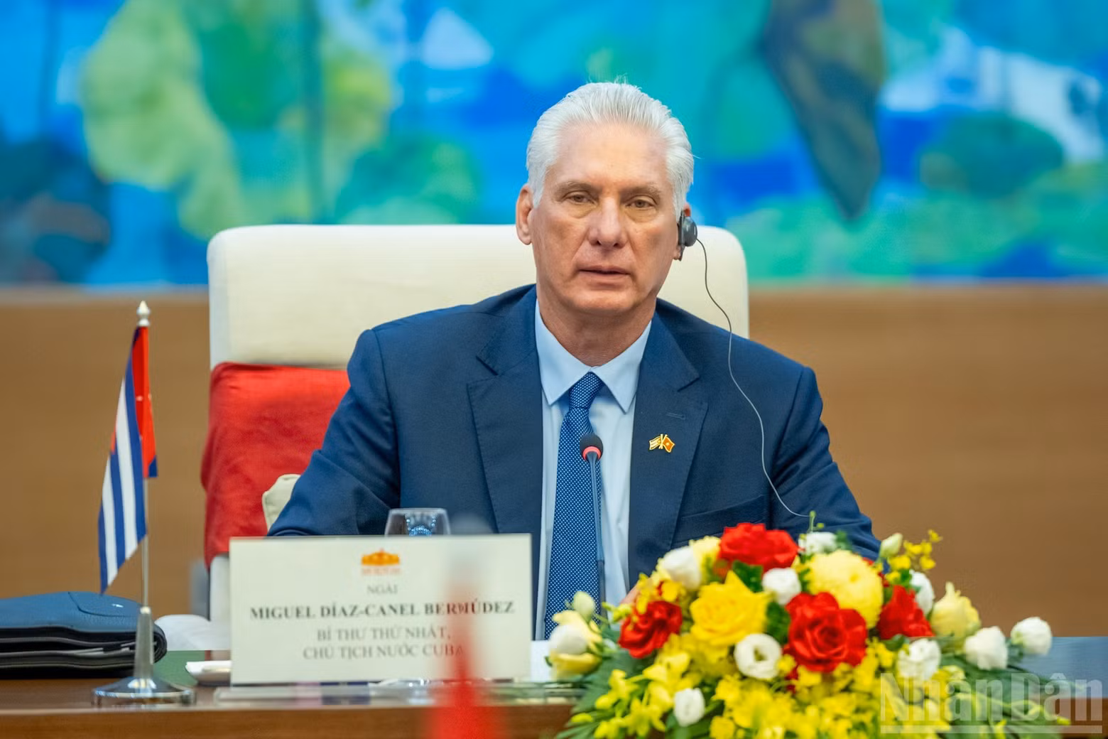 古共中央第一书记、古巴国家主席迪亚斯-卡内尔发表讲话。