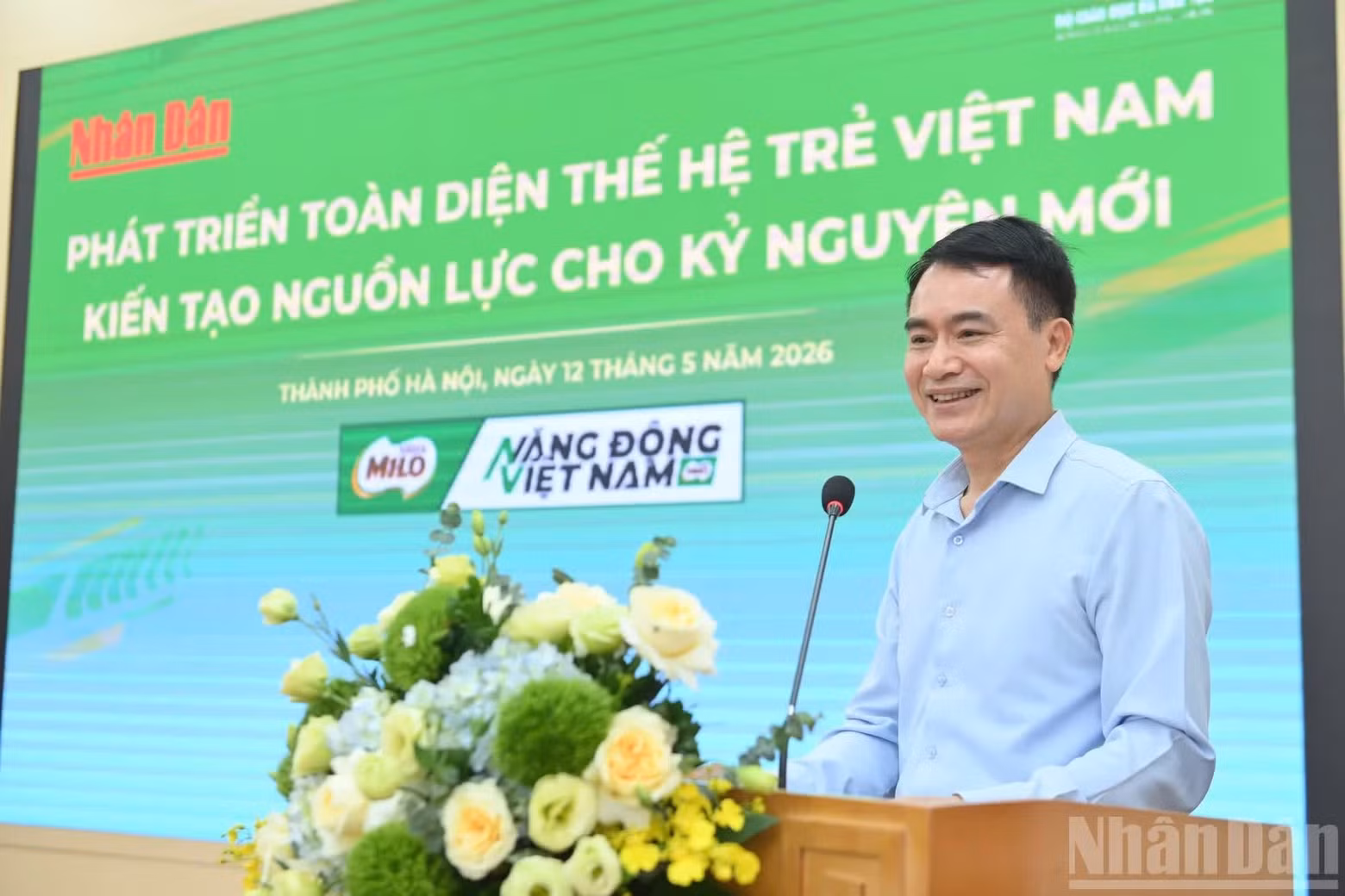 卫生部营养研究院院长陈青阳副教授、博士发表讲话。