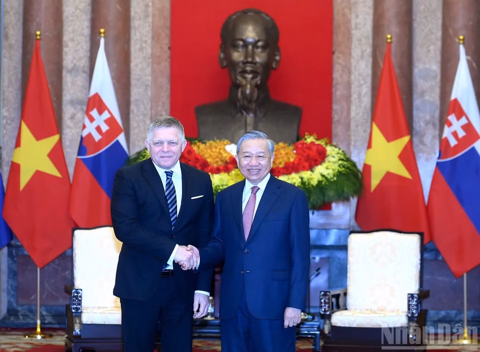 越共中央总书记、越南国家主席苏林和斯洛伐克总理罗贝尔特·菲佐。