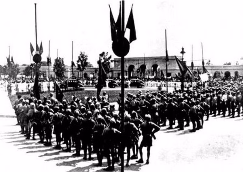 1945年9月2日的巴亭广场。(图片来源:越通社) 1945年9月2日的巴亭广场。(图片来源:越通社)