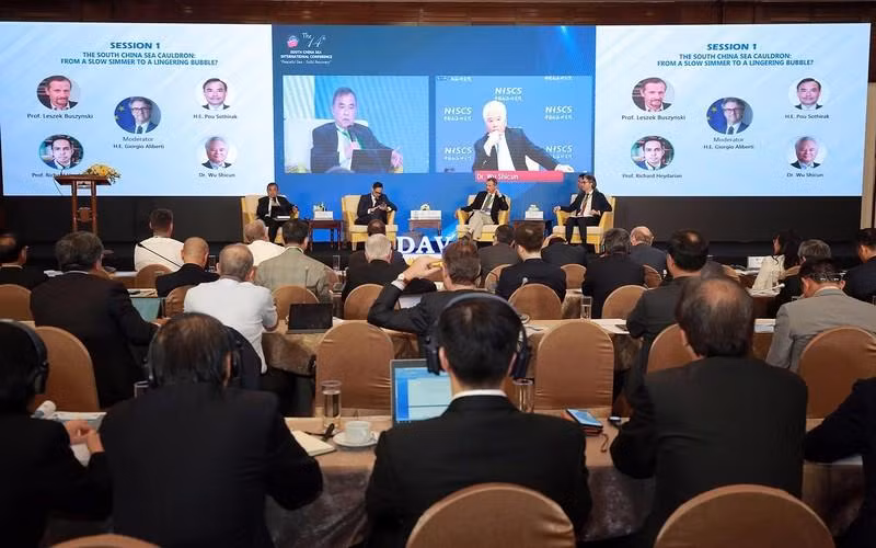 出席东海研讨会的专家和学者。（图片来源：外交部）