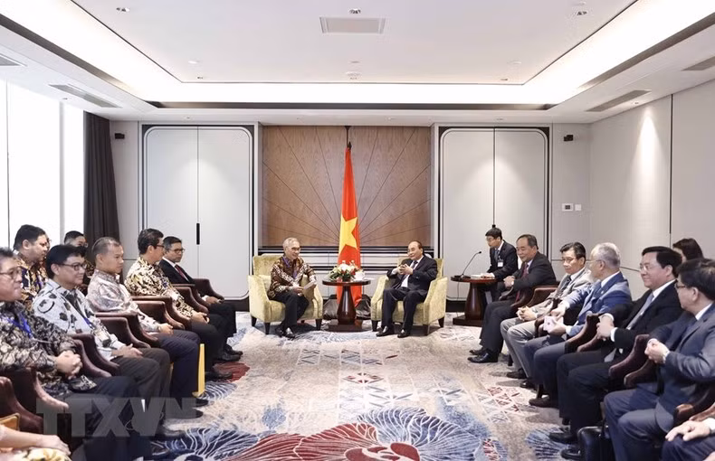 国家主席阮春福会见印尼Ciputra集团总裁布迪阿尔萨。(图片来源:越通社) 国家主席阮春福会见印尼Ciputra集团总裁布迪阿尔萨。(图片来源:越通社)
