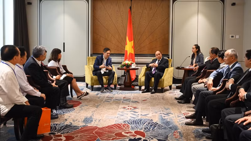 越南国家主席会见印尼工商会主席阿尔贾德·拉斯吉德。