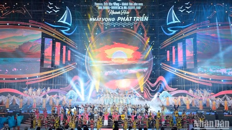 2023年第十届庆和省芽庄海洋节拉开序幕。