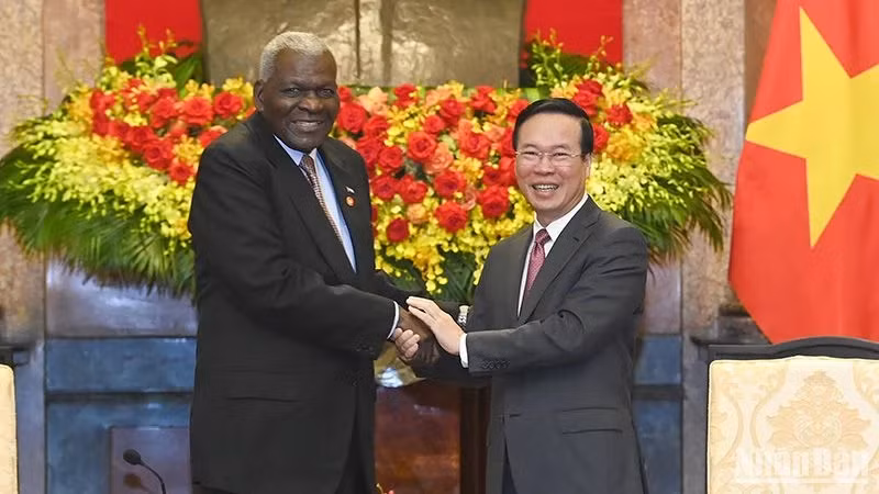 越南国家主席武文赏会见古巴全国人民政权代表大会（国会）主席埃斯特万•拉索•埃尔南德斯。（维玲 摄）