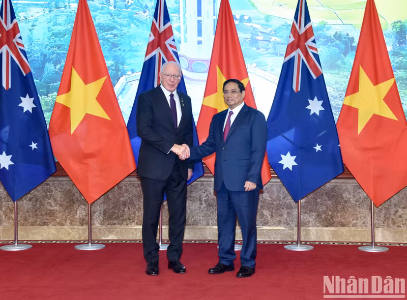 越南政府总理范明正和澳大利亚总督戴维·赫尔利。