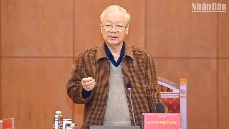 越共中央总书记阮富仲发表讲话。
