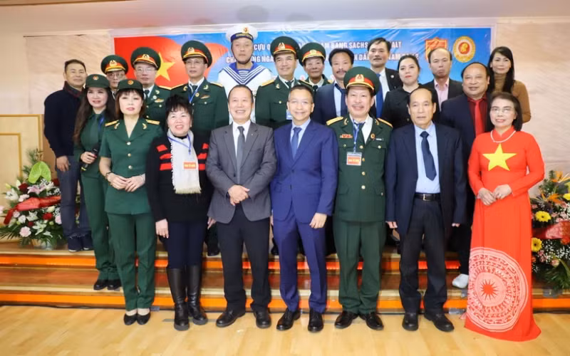 各位代表合影。（图片来源：越通社）