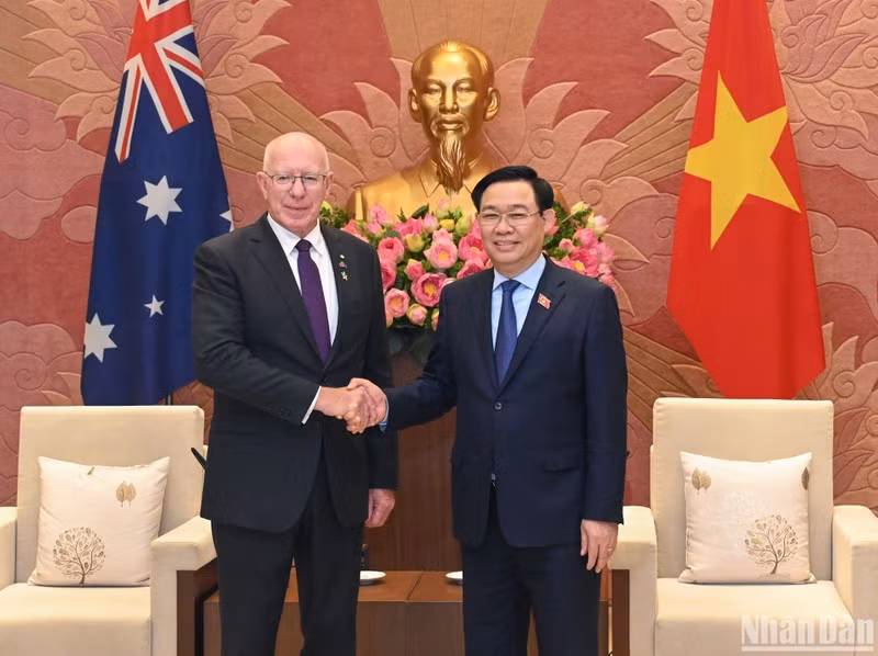 越南国会主席王廷惠会见澳大利亚总督赫尔利。