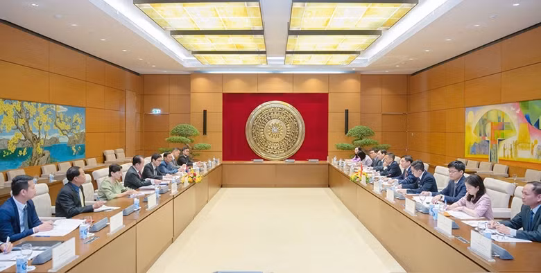 会谈全景。