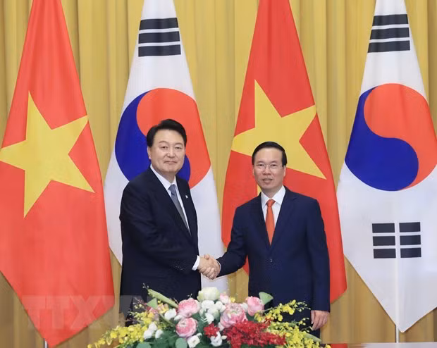 越南国家主席武文赏和韩国总统尹锡悦。