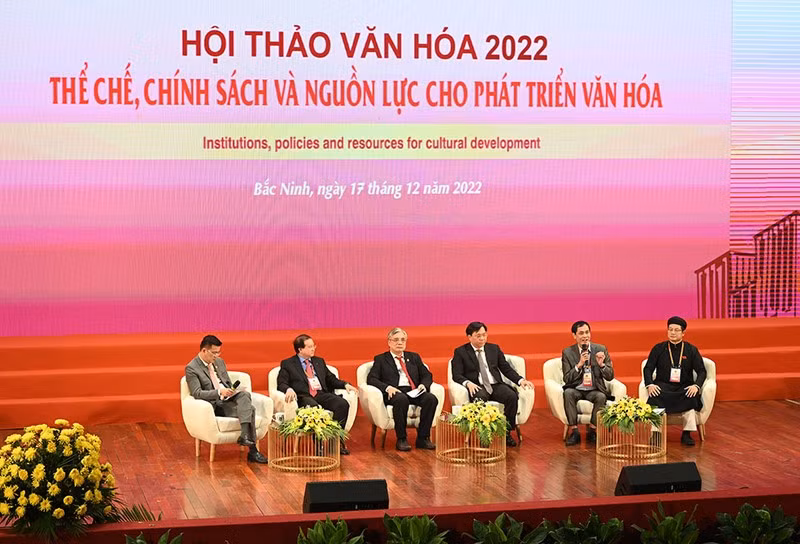 以“促进文化发展的体制、政策和资源”为主题的2022年文化研讨会在北宁省举行。