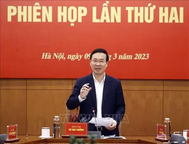 国家主席武文赏发表讲话。