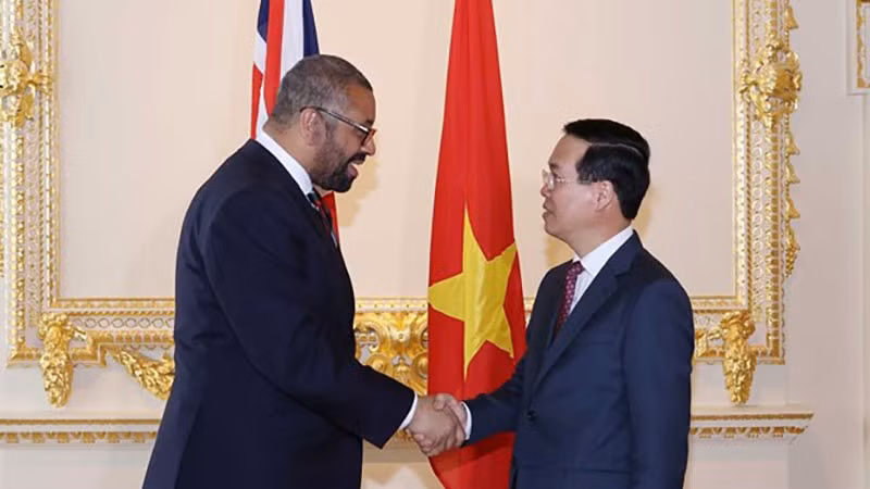 越南国家主席武文赏会见英国外交大臣詹姆斯·克莱弗利。（图片来源：越通社）