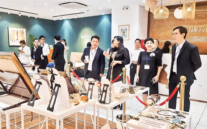 新加坡投资者了解对胡志明市投资的机会。