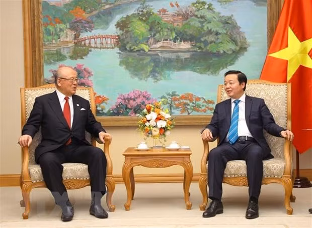 越南政府副总理陈红河会见日越友好议员联盟特别顾问武部勤。