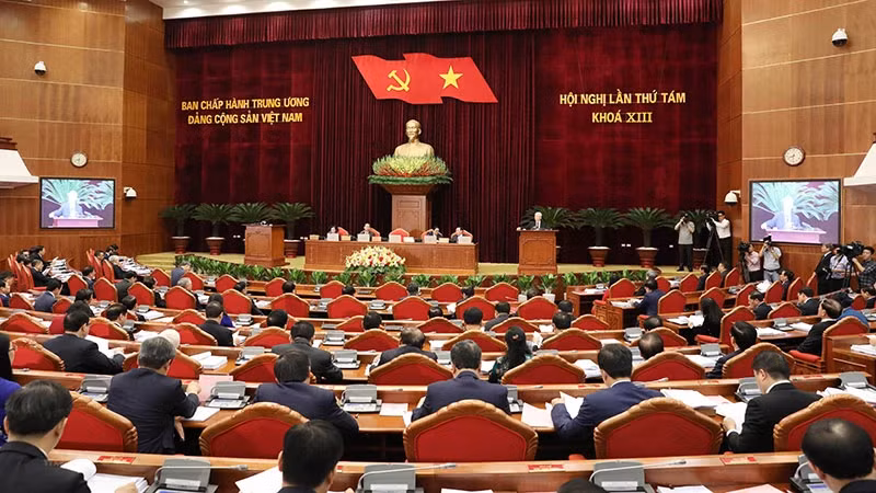 越南共产党第十三届中央委员会第八次全体会议在首都河内隆重开幕。