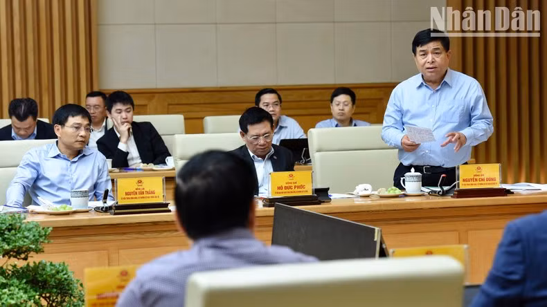 计划与投资部部长阮志勇在会上发表讲话。 计划与投资部部长阮志勇在会上发表讲话。