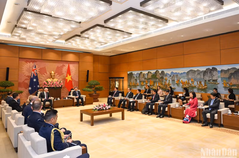 会见全景。