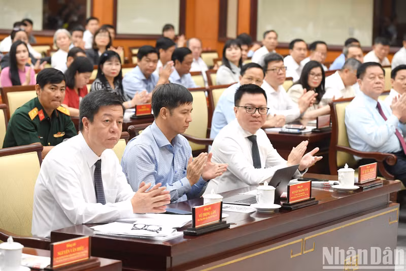 积极创新和提高导向能力、宣传效果，并将其于购买、阅读、实践党报、杂志相结合【组图】 ảnh 2
