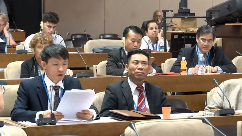 越南真理国家政治出版社副社长、副总编辑武文小出席会议。（图片来源：越通社）