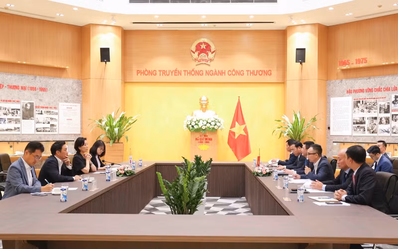 会谈场景。（图片来源：moit.gov.vn）