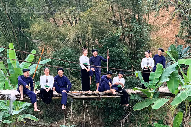 附图。