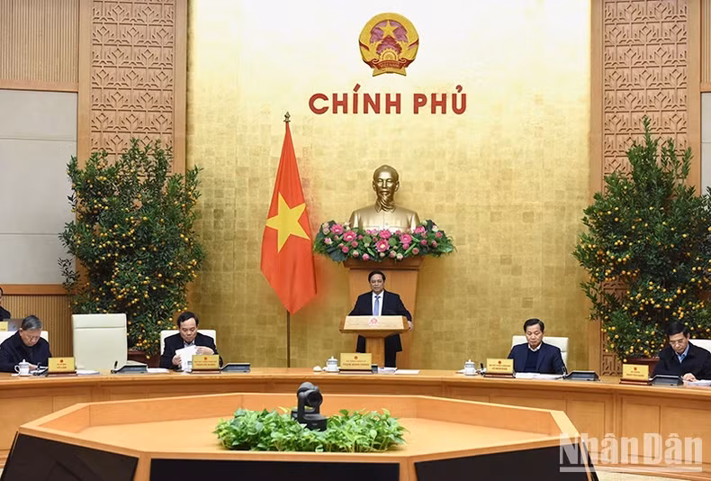 范明正总理主持会议。