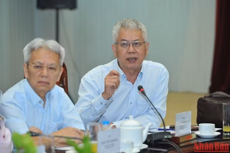 越南政府总理经济咨询小组组长阮德坚。 越南政府总理经济咨询小组组长阮德坚。