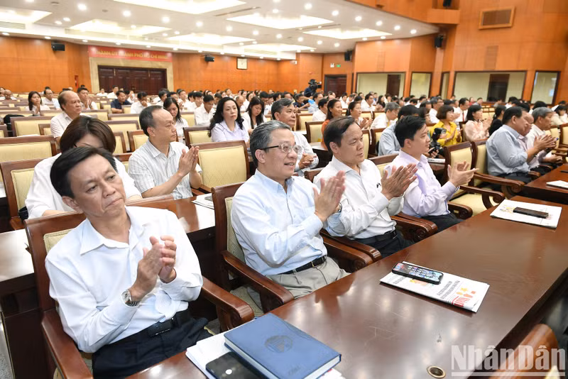 积极创新和提高导向能力、宣传效果，并将其于购买、阅读、实践党报、杂志相结合【组图】 ảnh 12