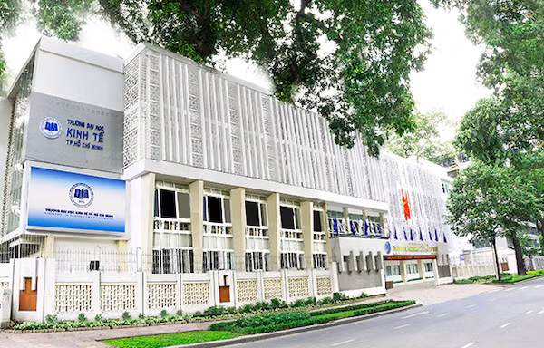 胡志明市经济大学。
