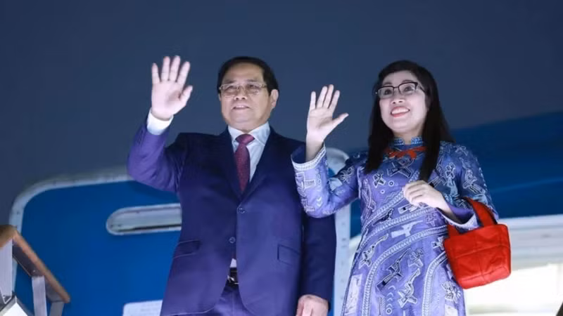 越南政府总理范明正偕夫人黎氏碧珍圆满结束对韩国进行的正式访问。