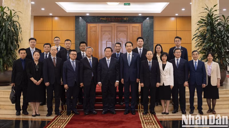 双方代表合影。