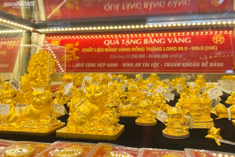 猫型金饰。