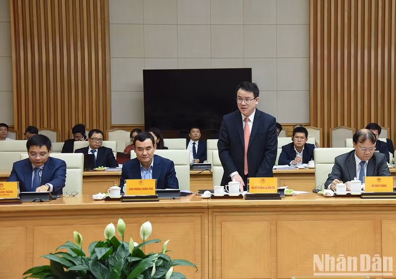 越南计划与投资部领导代表发表讲话。