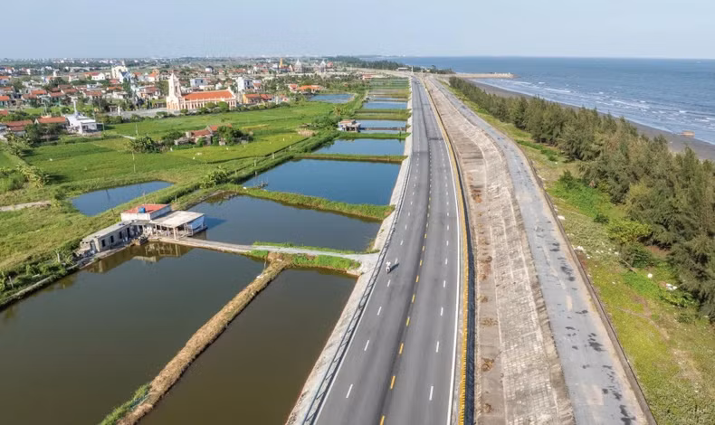南定省海后县沿海公路路段已投运，为沿海省份之间的贸易往来提供便利。