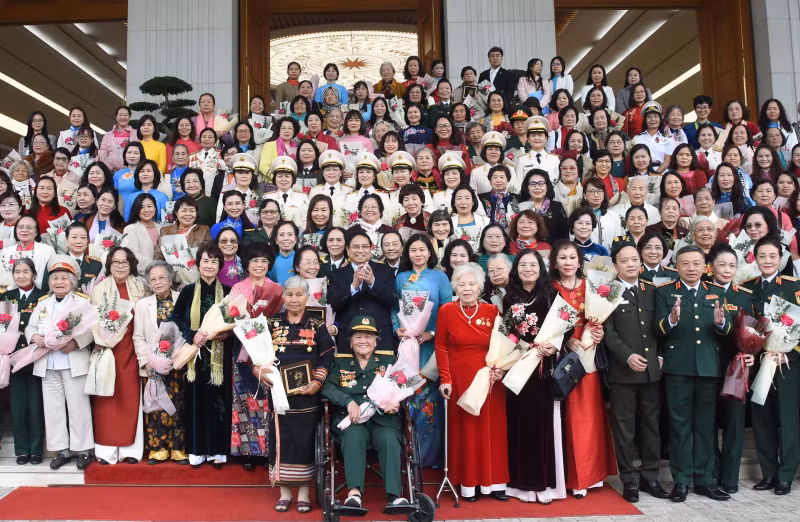 范明正总理会见荣获柯瓦列夫斯卡娅奖的女英雄、女科学家【组图】 ảnh 9