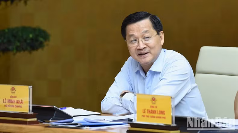 越南政府副总理黎明慨发表讲话。