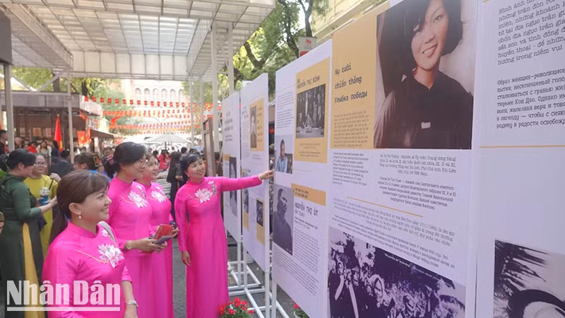 该展介绍了越南和白俄罗斯妇女之美。 该展介绍了越南和白俄罗斯妇女之美。