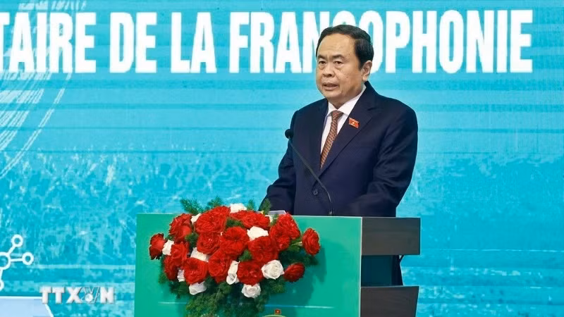 国会主席陈青敏在法语国家议会大会执行委员会会议开幕式上发表讲话。