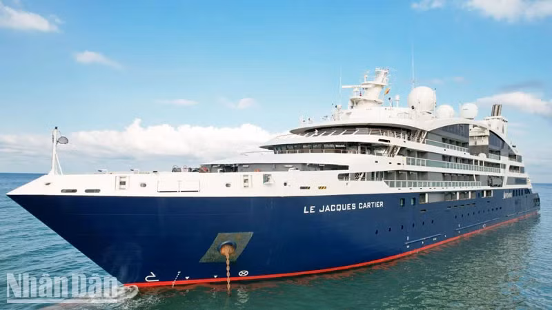 Le Jacques Cartier豪华游轮2月22日上午抵达富国岛。