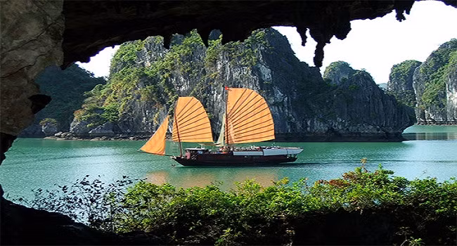 下龙湾美景。