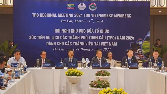 会议场景。（图片来源：thanhnien.vn）