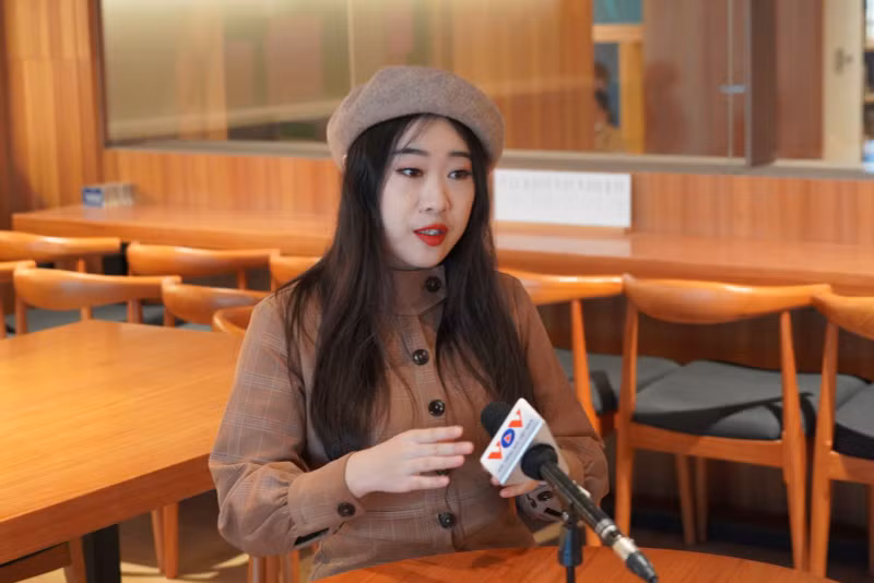 杨碧薇诗人。