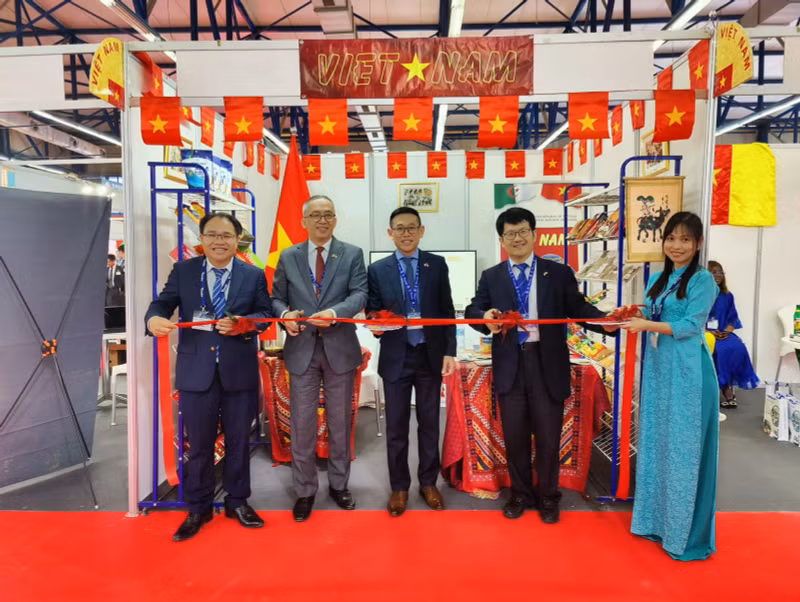 越南馆揭牌仪式。（图片来源：moit.gov.vn）