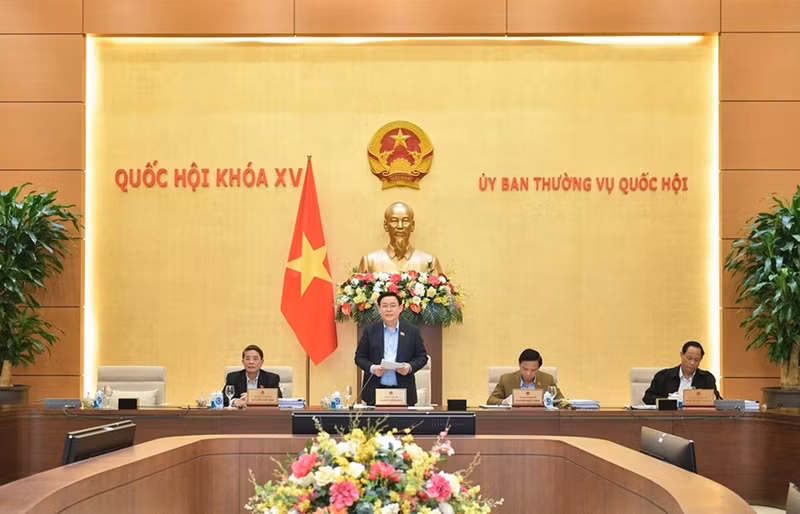 附图：国会主席王廷惠主持一场议会。（图片来源：qdnd.vn/）