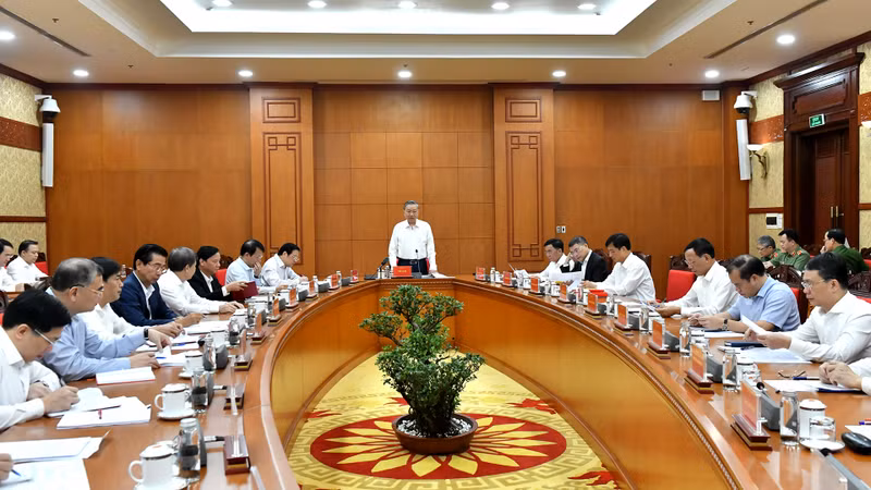 越共中央总书记苏林主持中央反腐败反消极指导委员会常委会会议。